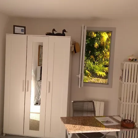 Le Chemin De Lauzieres Guest house *